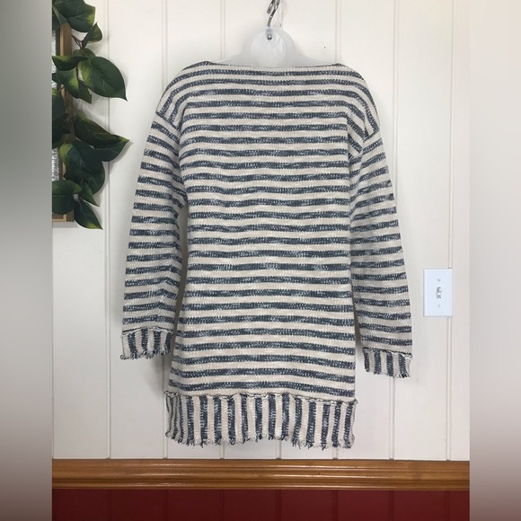 Beige & Blue Stripe Knit LS Sweater Blouse
Ladies Medium 8 - 10
100% Cotton - Picture 15 of 16